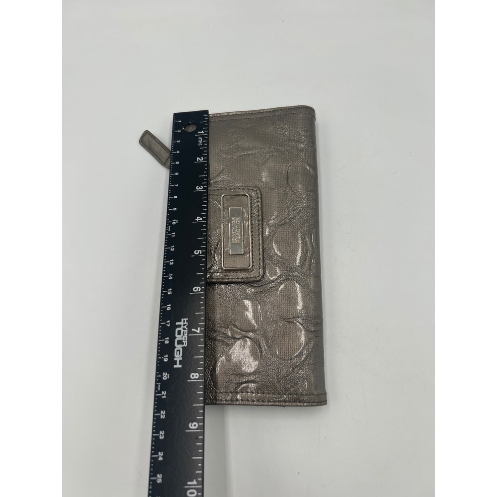 Kenneth Cole Reaction Pewter Metallic Crinkle Faux Leather Slim Clutch Wallet - Picture 5 of 6